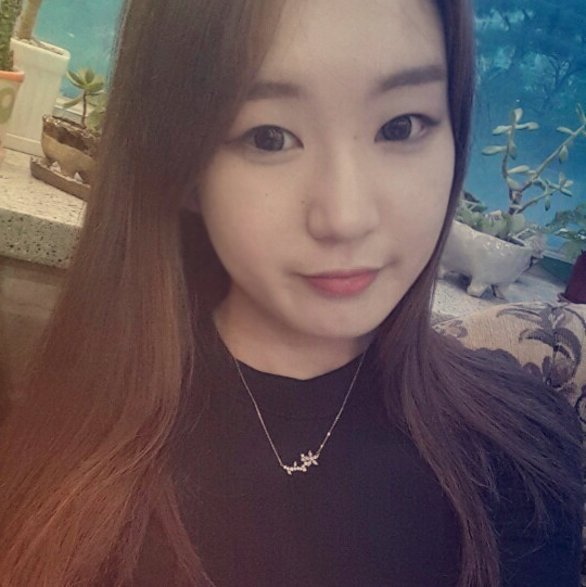 야니니야 프로필