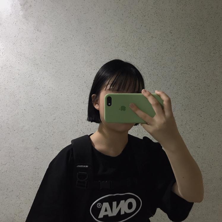 녜서 프로필