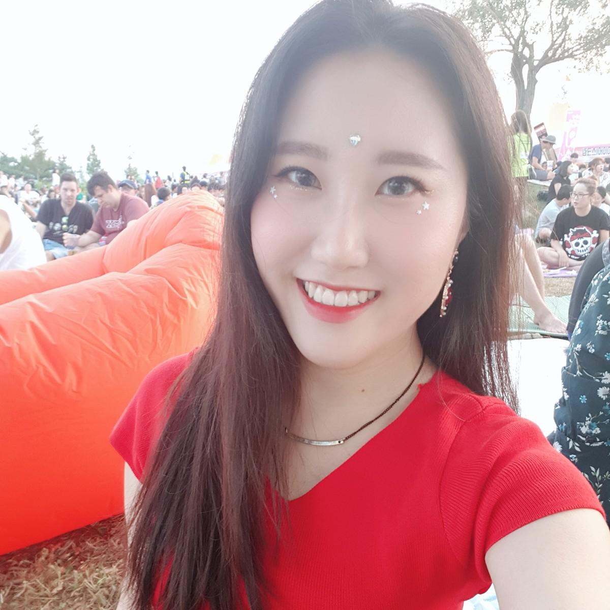 욤니 프로필