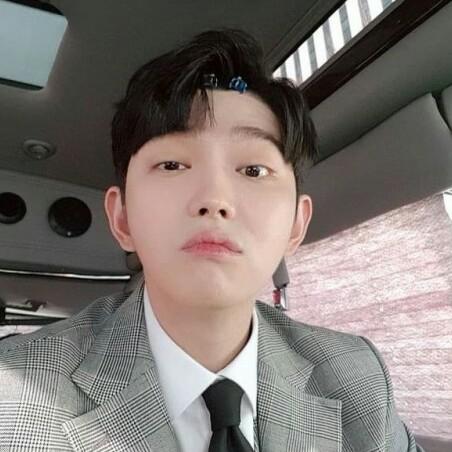 융귱 프로필