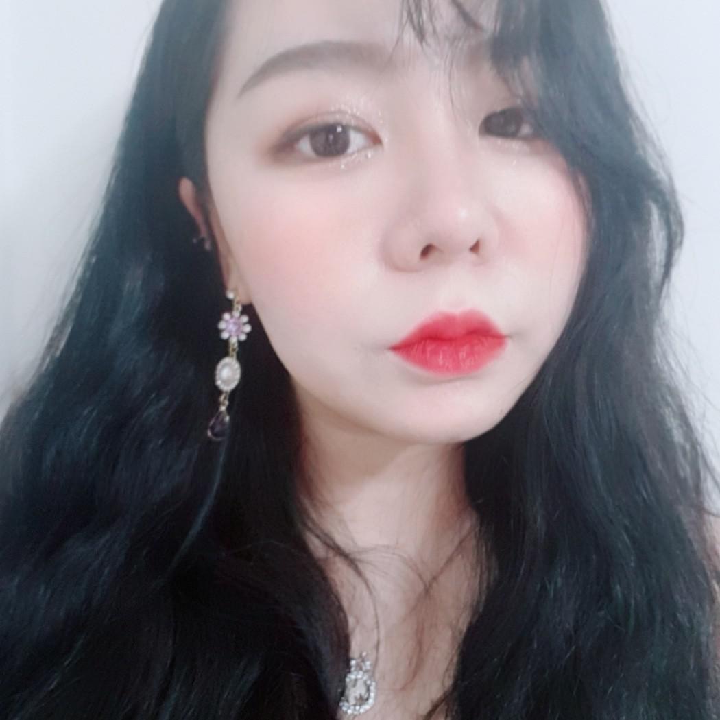 소니으 프로필
