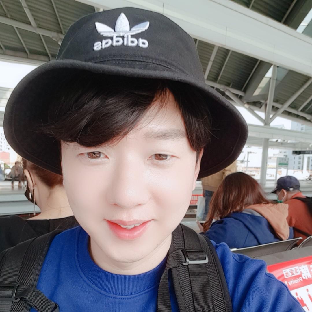 케이에이치웅이 프로필