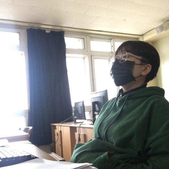 더팬 프로필