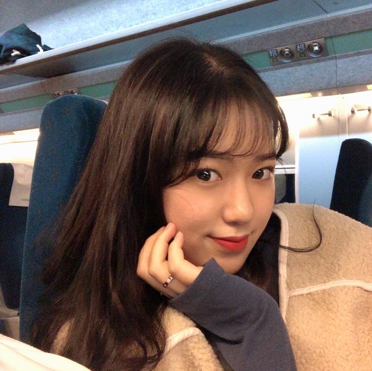 유니니니니 프로필