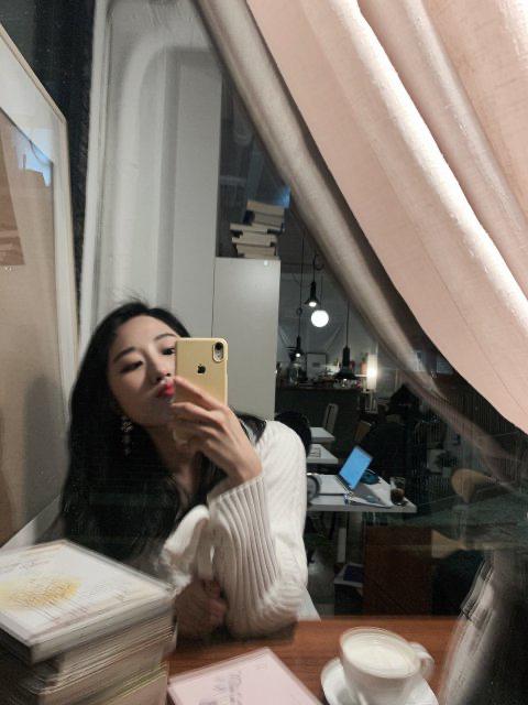 새빨강 프로필