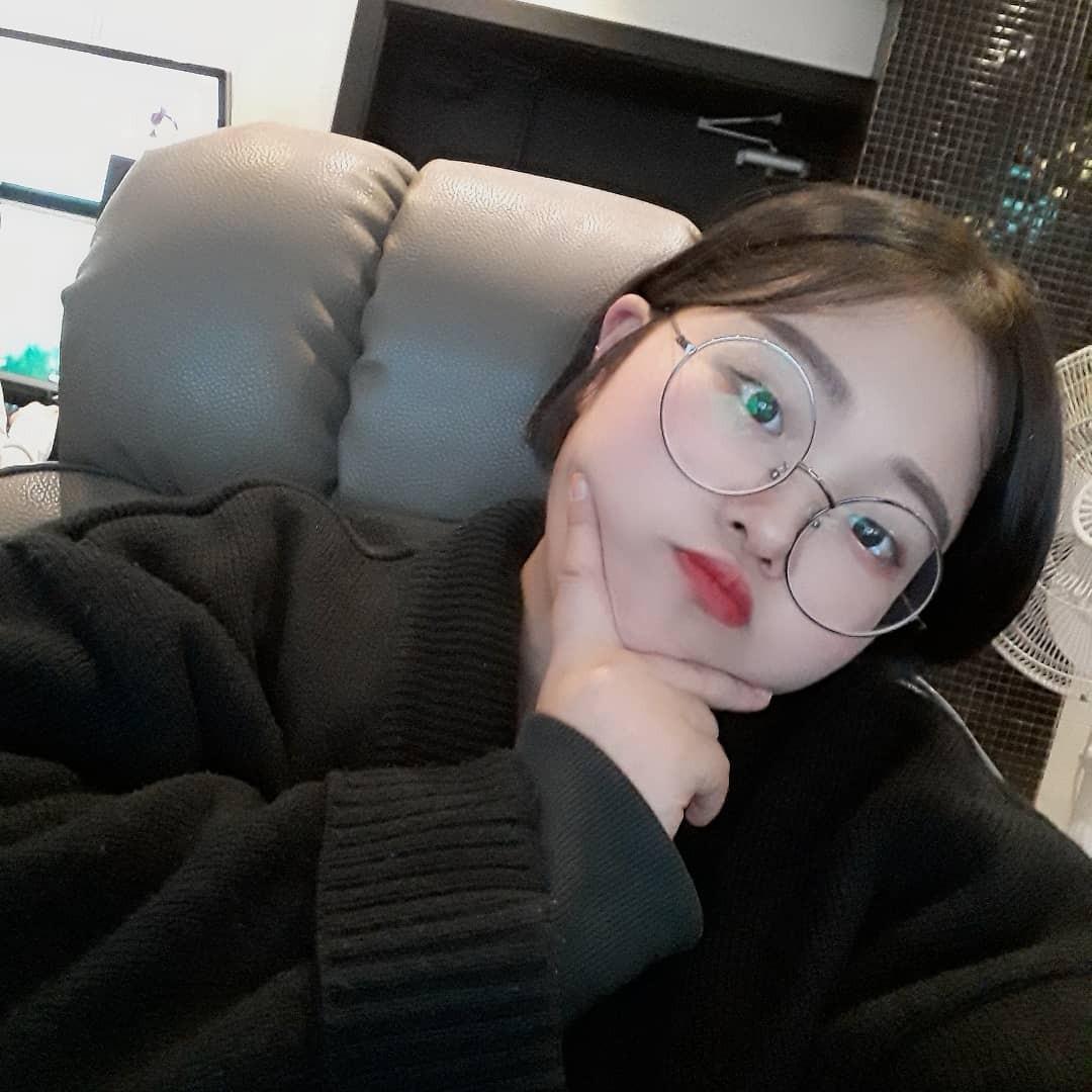 휼 프로필
