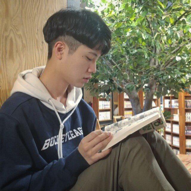 웅성 프로필