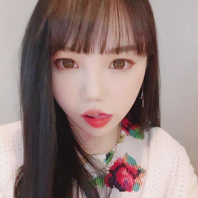 굼이나 프로필