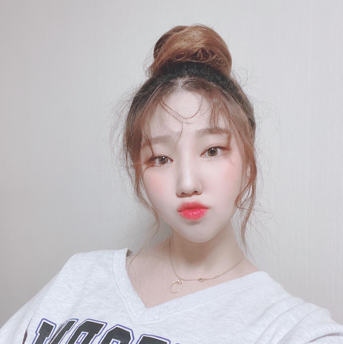 리어니이 프로필