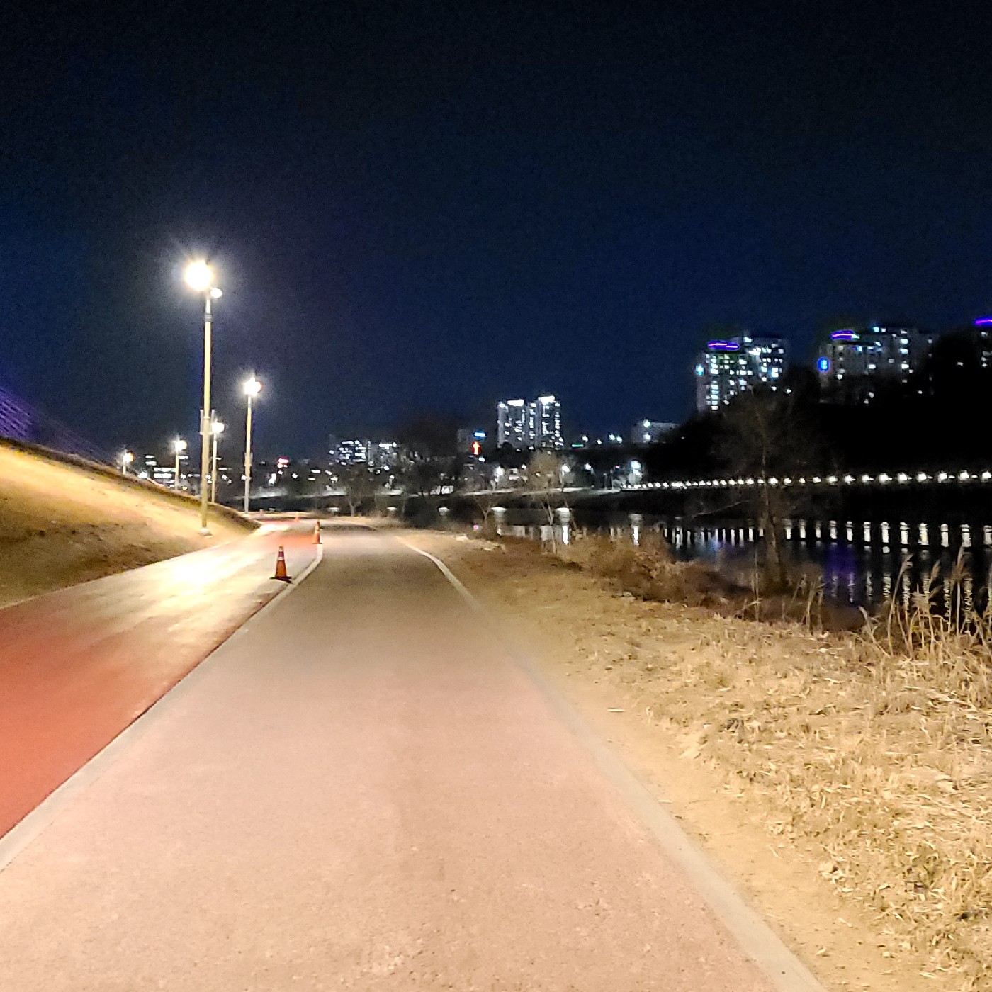 달밤산책 프로필