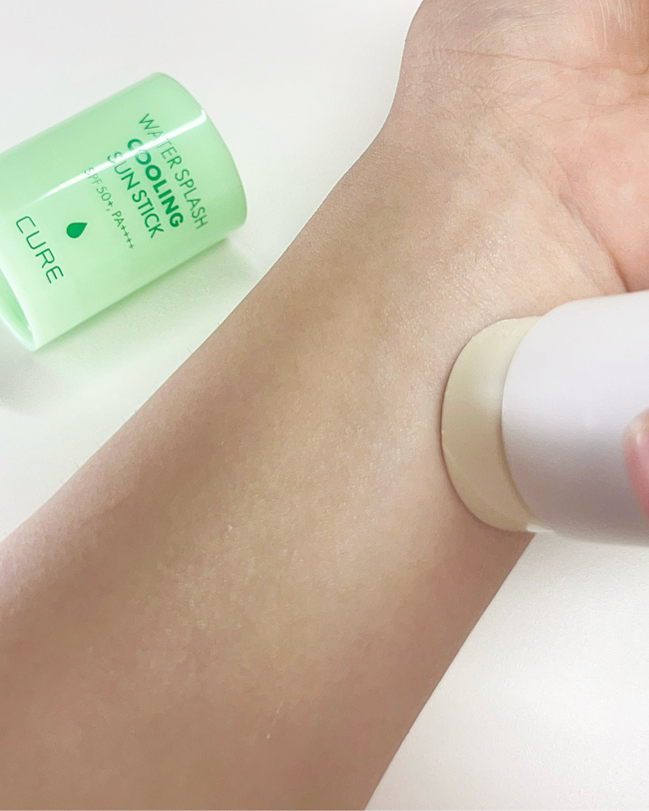 큐어 워터 스플래쉬 쿨링 선스틱 [SPF50+/PA++++] 이미지 2