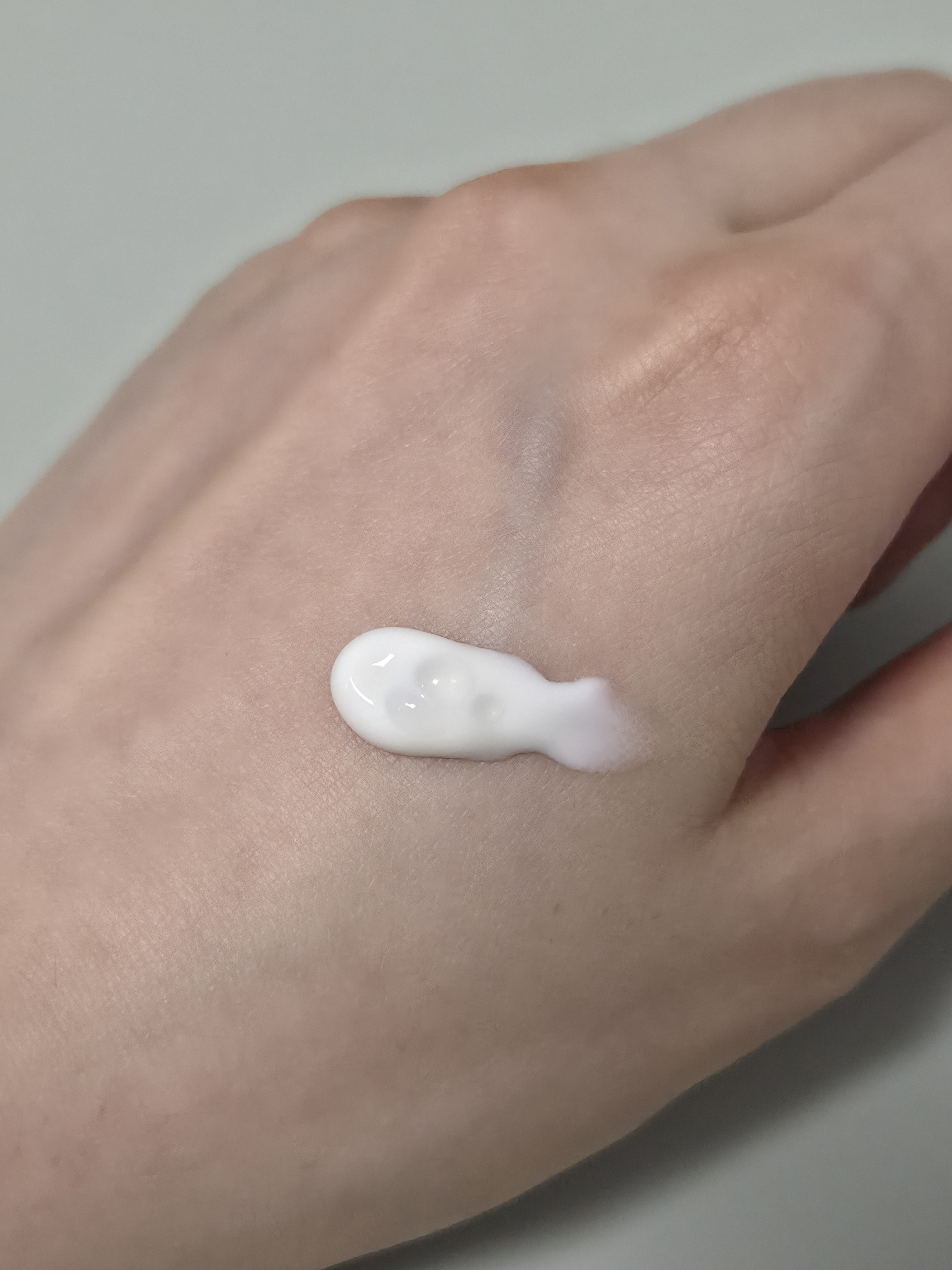 순정 디렉터 수분 선크림 [SPF50+/PA++++] 이미지 2